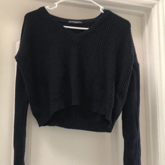 Brandy Melville Sweater - Picture 2 of 3